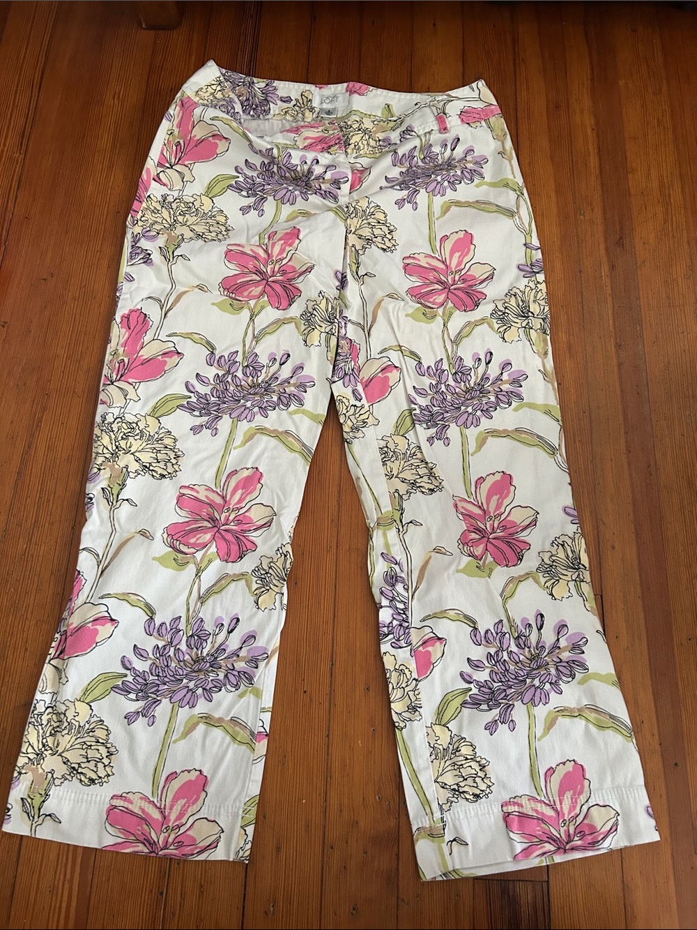 VINTAGE LOFT White Floral Pants with Pink and Yellow Blooms